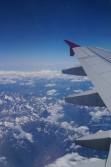 Fototapeta premium Pyrenäen aus dem Flugzeug