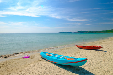 Fototapeta na wymiar kayaks on the beach