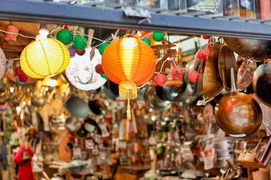 Chinatown market stall. Glowing balls and oriental dishes, SAN FRANCISCO, CALIFORNIA, USA