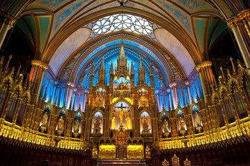 Fototapeta na wymiar Notre-Dame de Montreal
