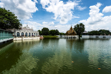 Fototapeta na wymiar Lake view of summer palace