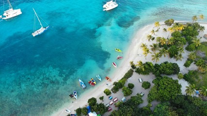 Vue aérienne, Iles Grenadines, Tobago Cays