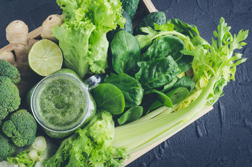 Healthy green detox smoothie