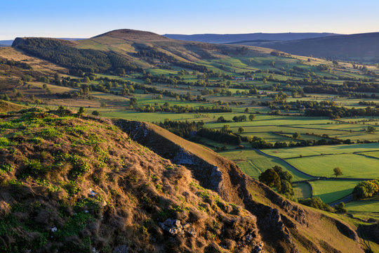 Back Tor and Lose Hill, Great Ridge, from Winnats Pass, autumn, Castleton, Peak District National Park, Derbyshire