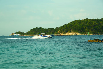 Felsenküste in Thailand, Kho Larn