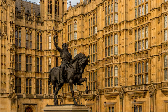 Richard the Lionheart statue at The Palace of Westminster (Houses of Parliament), London