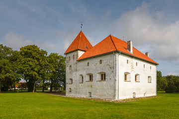 Fototapeta na wymiar Purtse, strong defensive castle-tower from 17 century. Estonia.
