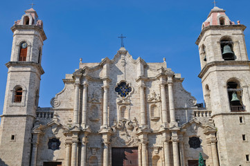Fototapeta na wymiar Plaza de la Catedral, Kathedrale San Cristóbal, Havanna, Kuba