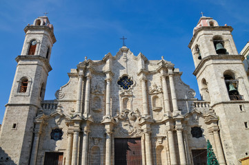 Fototapeta premium Plaza de la Catedral, Kathedrale San Cristóbal, Havanna, Kuba