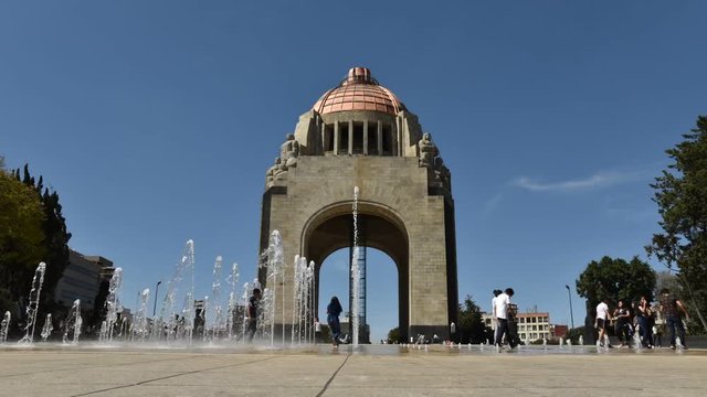 time-lapse of the impressive building de la revolucion in Mexico City