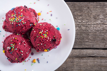 Berries Ice cream balls
