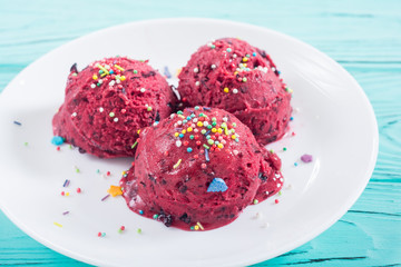 Berries Ice cream balls