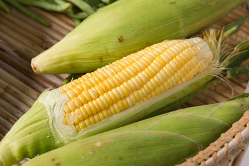 ear of corn on basket