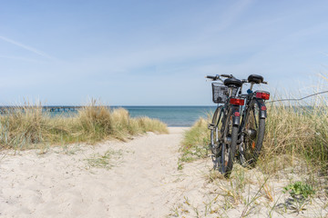 Obraz premium Fahrradtour am Meer