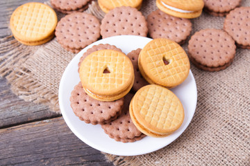 Fototapeta na wymiar cookies with cream