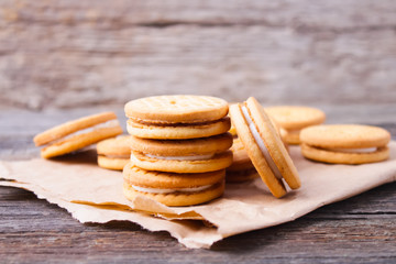 cookies with cream filling