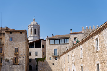 Fototapeta na wymiar cathedral and Old street in Girona city