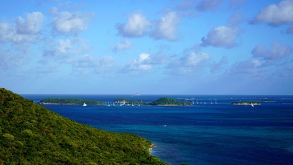 Fototapeta na wymiar vue sur les Tobago Cays