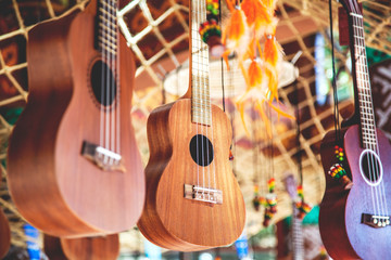 The guitars are hanging, the concept: a song about summer music