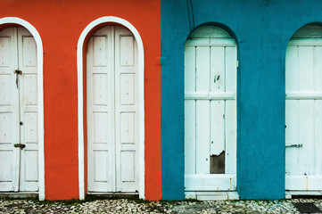 Fototapeta na wymiar Old doors in old houses