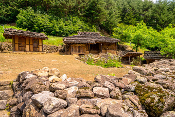 Neowajip and folk art objects in Sin-ri, Samchoek (Old House made of shingle roof of pine)