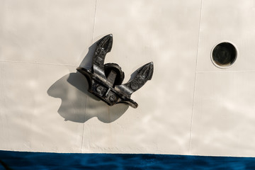 Ship prow with anchor and porthole © Alberto Masnovo