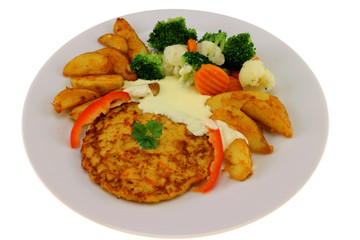 Gemüserösti mit Wedges Kartoffeln dazu Tzatziki und Kaisergemüse