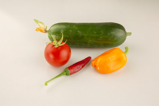 Tomate, Pfefferone, Gurke u. Chilli © As13Sys