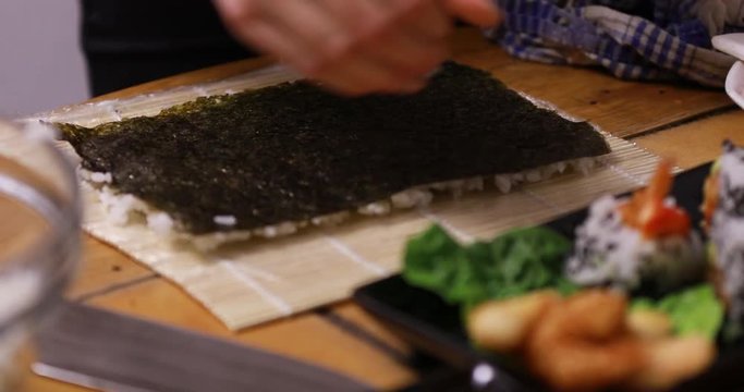 Making futomaki sushi - timelapse