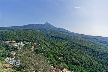 Vue sur le mont Popa