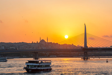 Fototapeta premium Istanbul at the sunset, panoramic view of Suleymaniye Mosque