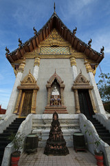 Wat Intharawihan, Bangkok, Thailand