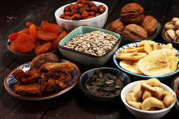 Composition with dried fruits and assorted healthy nuts