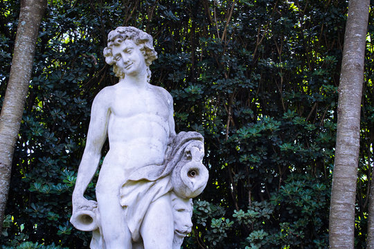 Est&aacute;tua das &aacute;guas 