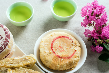 Chinese Mid-Autumn Moon Cake / Chinese Refreshment Biscuits