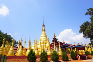 Naklejka premium 仏塔