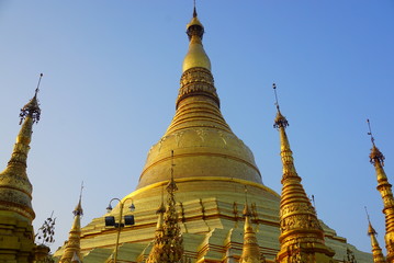 Fototapeta premium ヤンゴンパゴダ