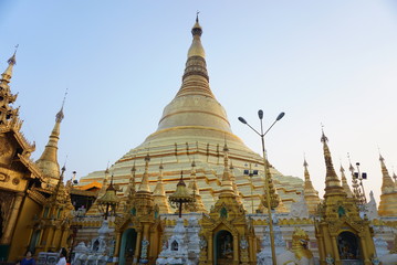 Fototapeta premium ヤンゴンパゴダ