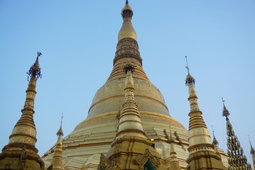 Fototapeta premium ヤンゴンパゴダ