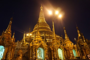 Fototapeta premium ヤンゴンパゴダ