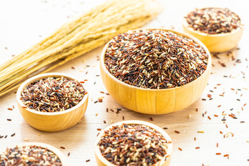 Raw rich brown in wooden bowl