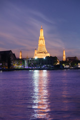 Naklejka premium Temple of Dawn or Temple of Dawn Wat Arun in Bangkok, Thailand