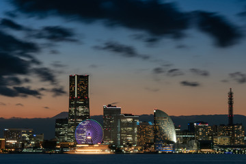 海から見た横浜の夜景