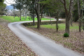 日本の岡山の総社の遊歩道