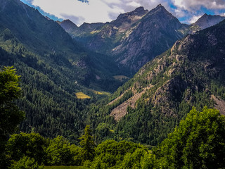 Fototapeta na wymiar Mountain's landscape of the Alps