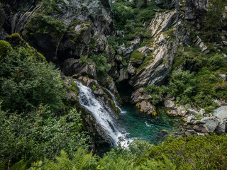 Montain's water fall in the Apls