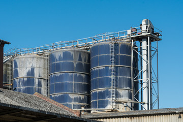 Rohstoffsilos der Firma Rettenmaier in Heilbronn