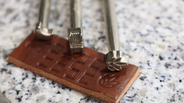 28 Best 革道具 Images Stock Photos Vectors Adobe Stock