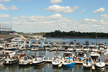 Fototapeta na wymiar montreal old port marina