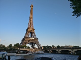 Fototapeta na wymiar eiffel tower in paris france